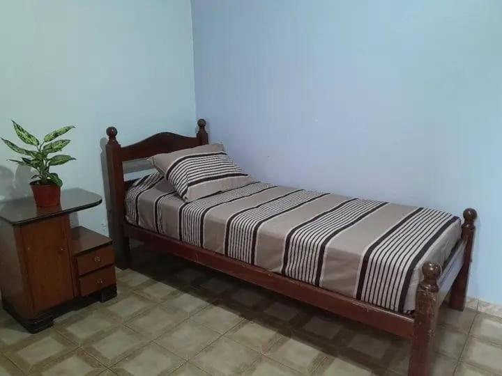 Residencial Santiago Habitaciones Hotel Bed & Break Fast Posadas Exterior photo